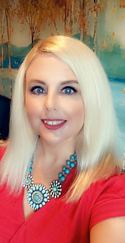 Dee Singer~Property Manager